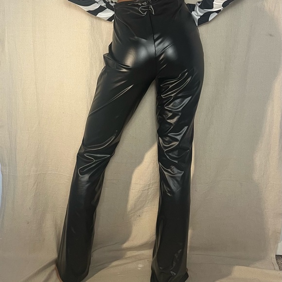 Vegan leather lace flared pants - Picture 2 of 4